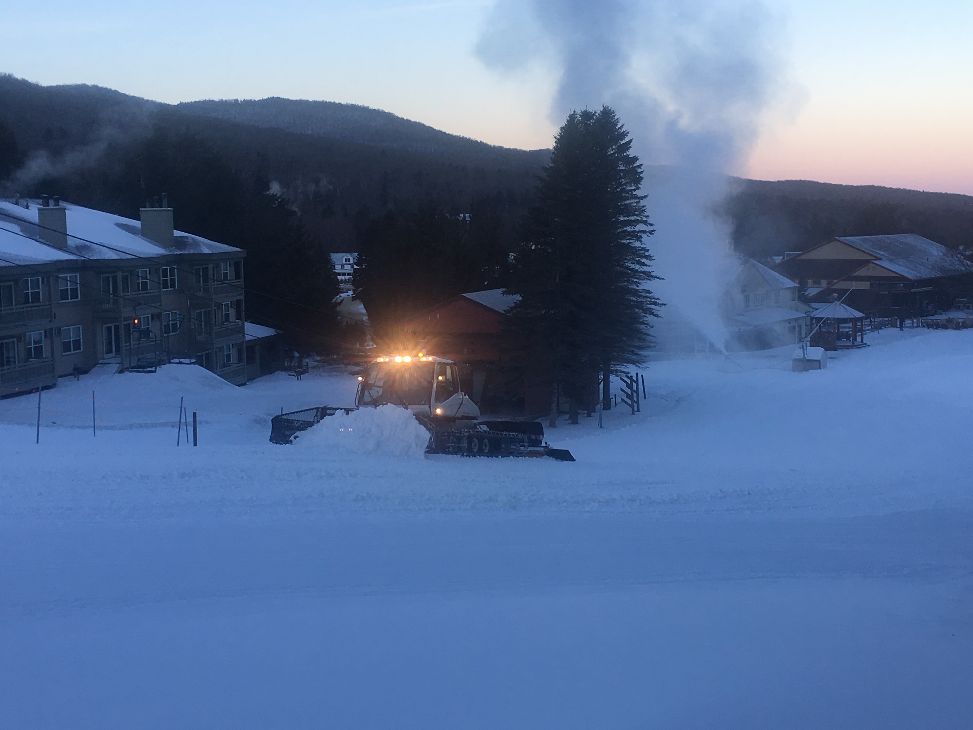 Grooming and Snowmaking December 19, 2016